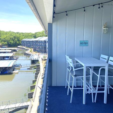 B Lakefront! Remodeled, Boat Slip, Patio Views, Pool, Boat Ramp, Wifi Osage Beach Extérieur photo