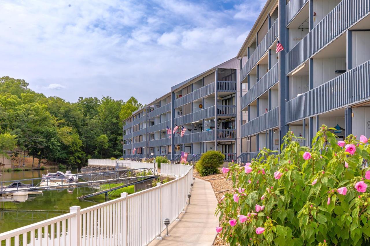 B Lakefront! Remodeled, Boat Slip, Patio Views, Pool, Boat Ramp, Wifi Osage Beach Extérieur photo