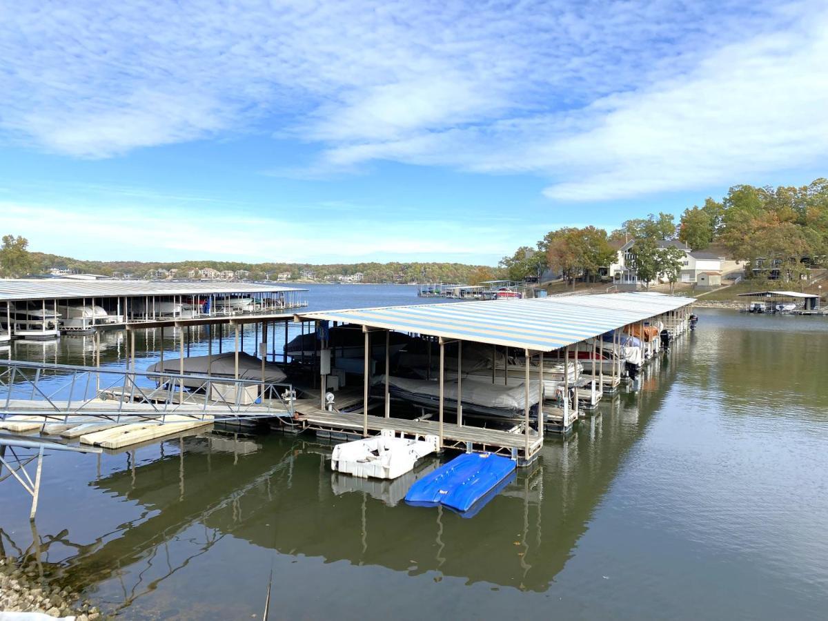 B Lakefront! Remodeled, Boat Slip, Patio Views, Pool, Boat Ramp, Wifi Osage Beach Extérieur photo