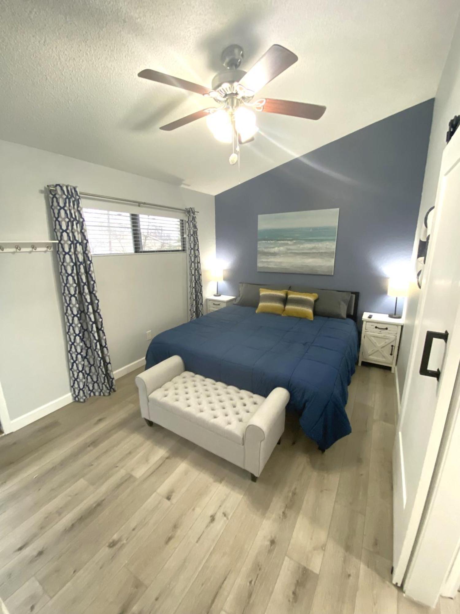 B Lakefront! Remodeled, Boat Slip, Patio Views, Pool, Boat Ramp, Wifi Osage Beach Extérieur photo