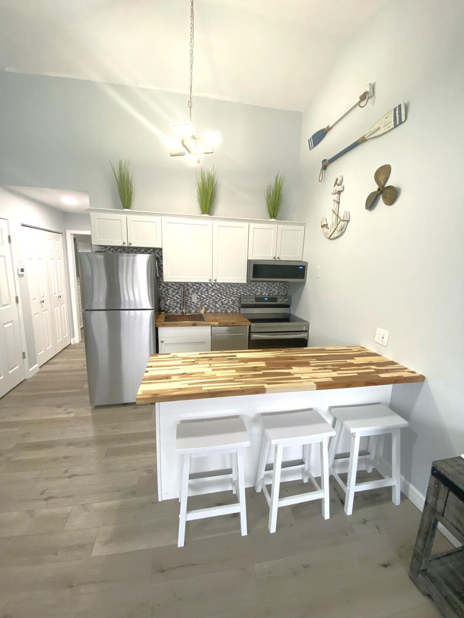 B Lakefront! Remodeled, Boat Slip, Patio Views, Pool, Boat Ramp, Wifi Osage Beach Extérieur photo