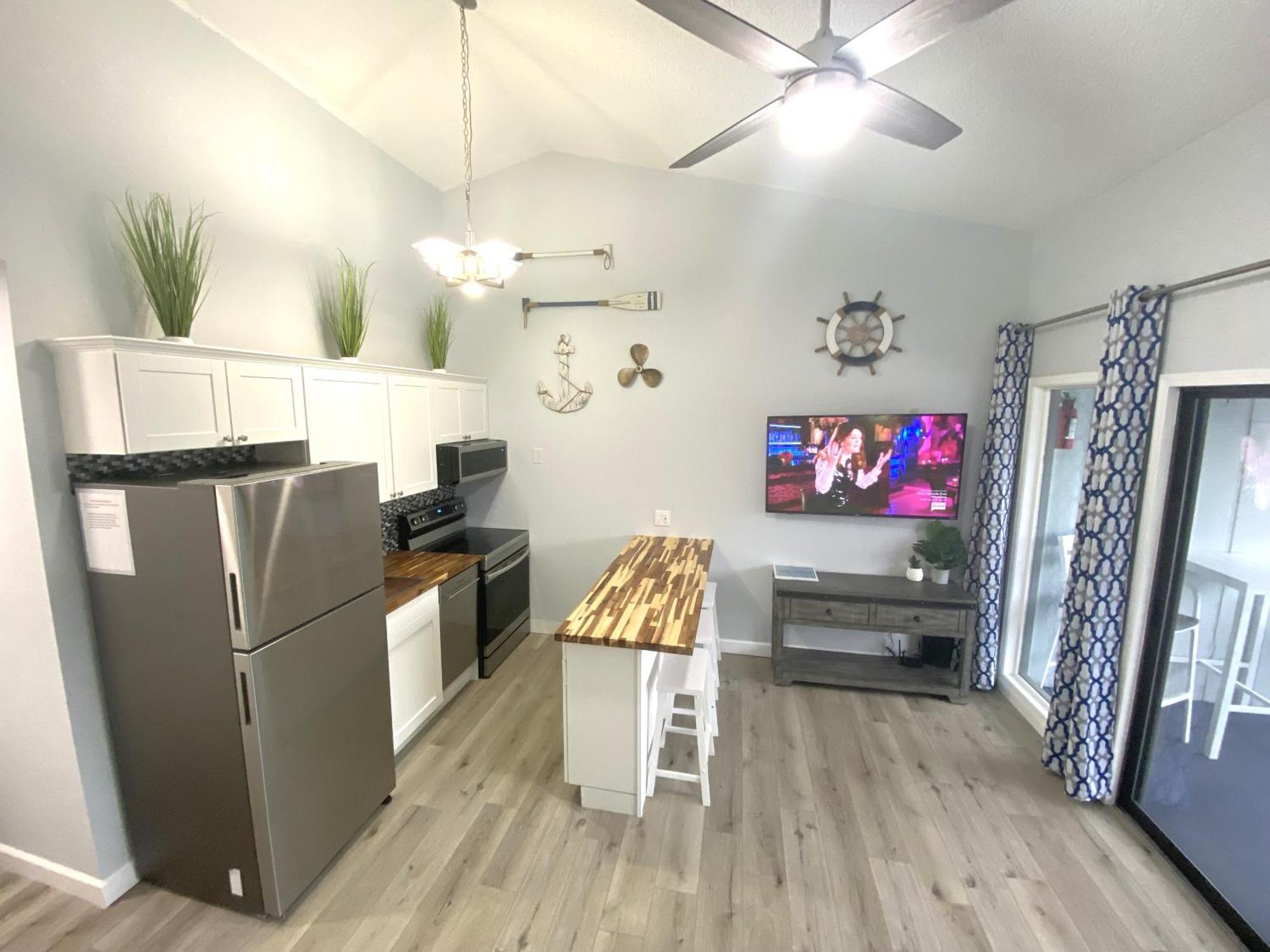 B Lakefront! Remodeled, Boat Slip, Patio Views, Pool, Boat Ramp, Wifi Osage Beach Extérieur photo