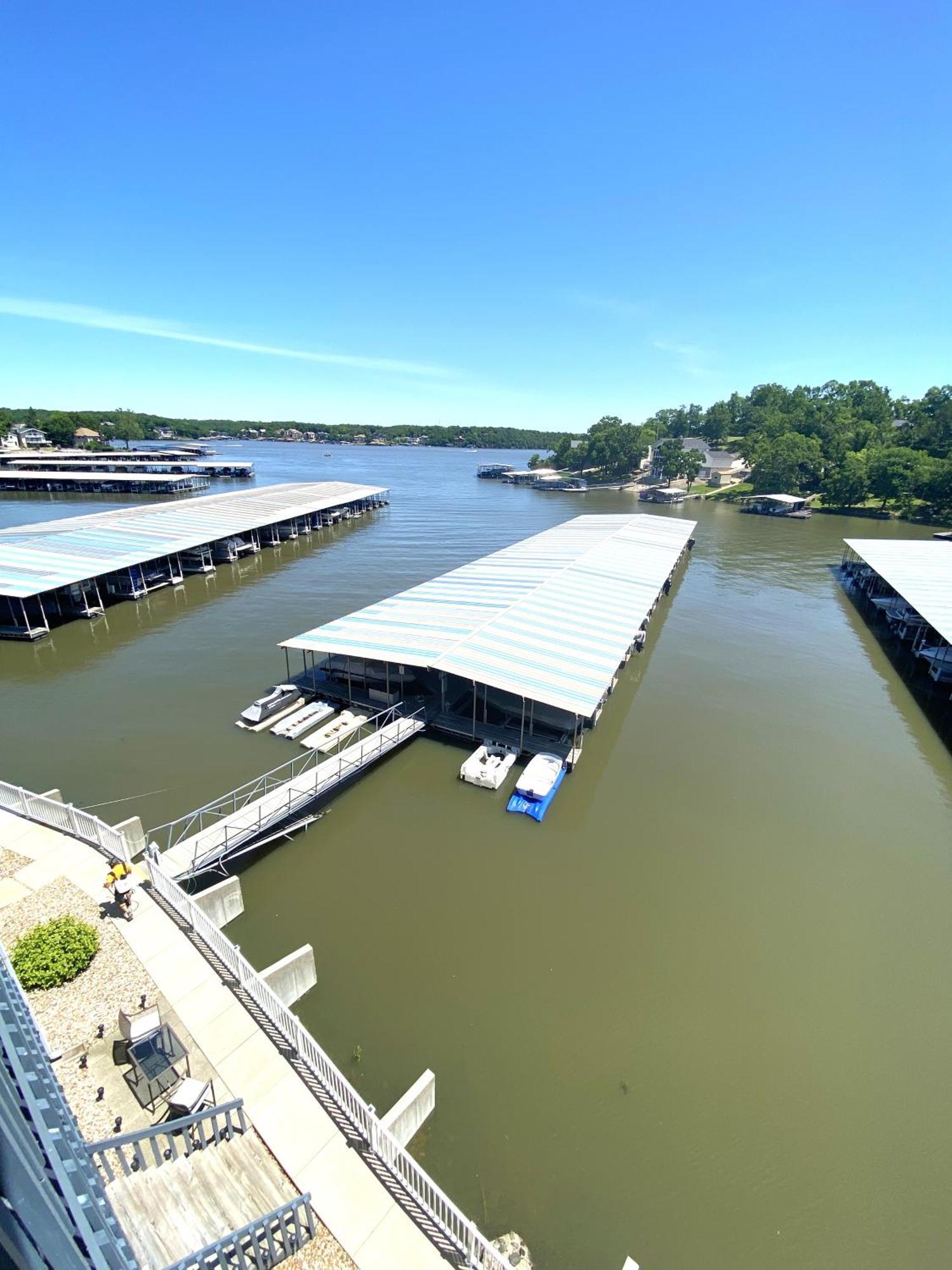 B Lakefront! Remodeled, Boat Slip, Patio Views, Pool, Boat Ramp, Wifi Osage Beach Extérieur photo