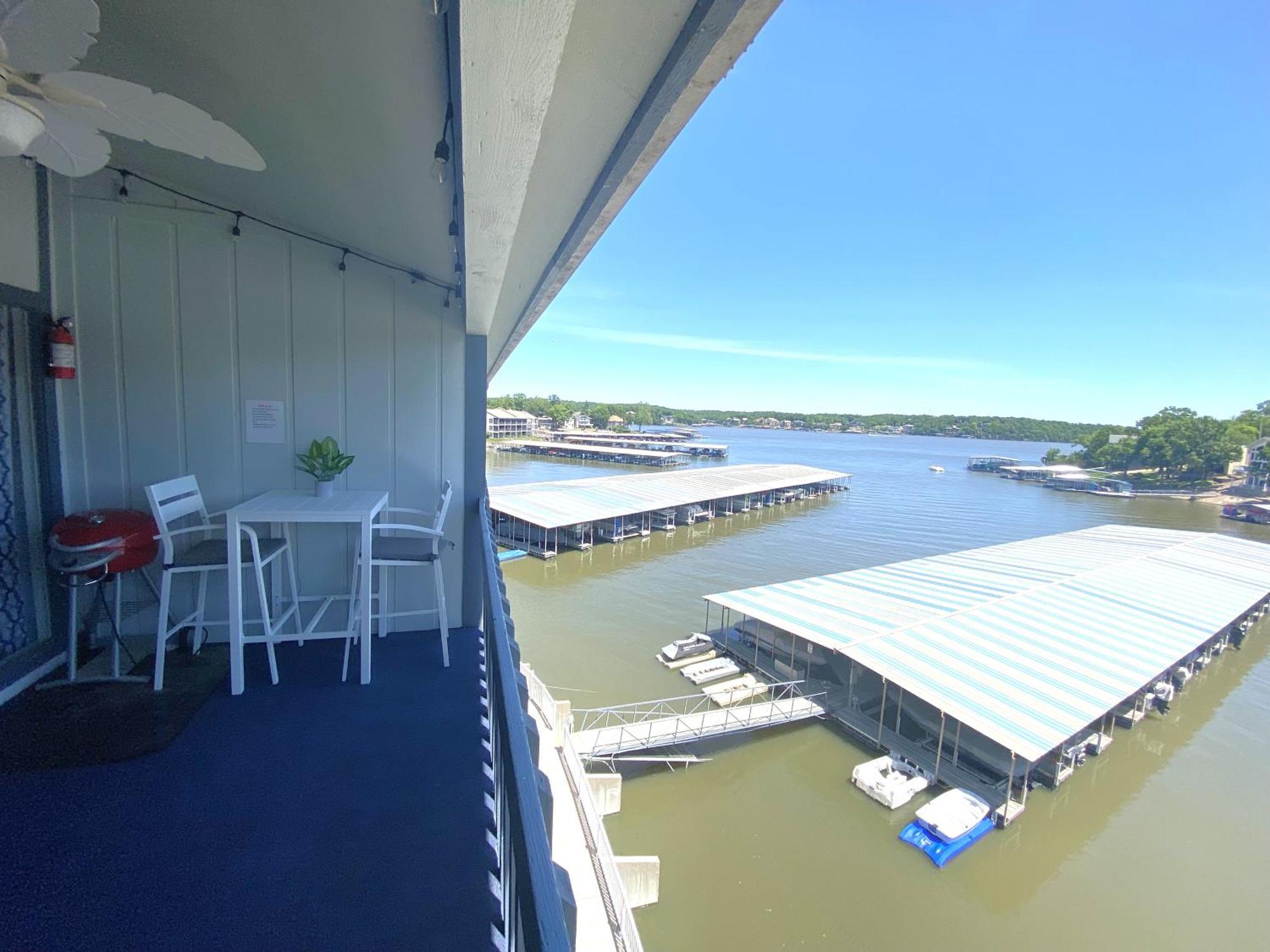 B Lakefront! Remodeled, Boat Slip, Patio Views, Pool, Boat Ramp, Wifi Osage Beach Extérieur photo