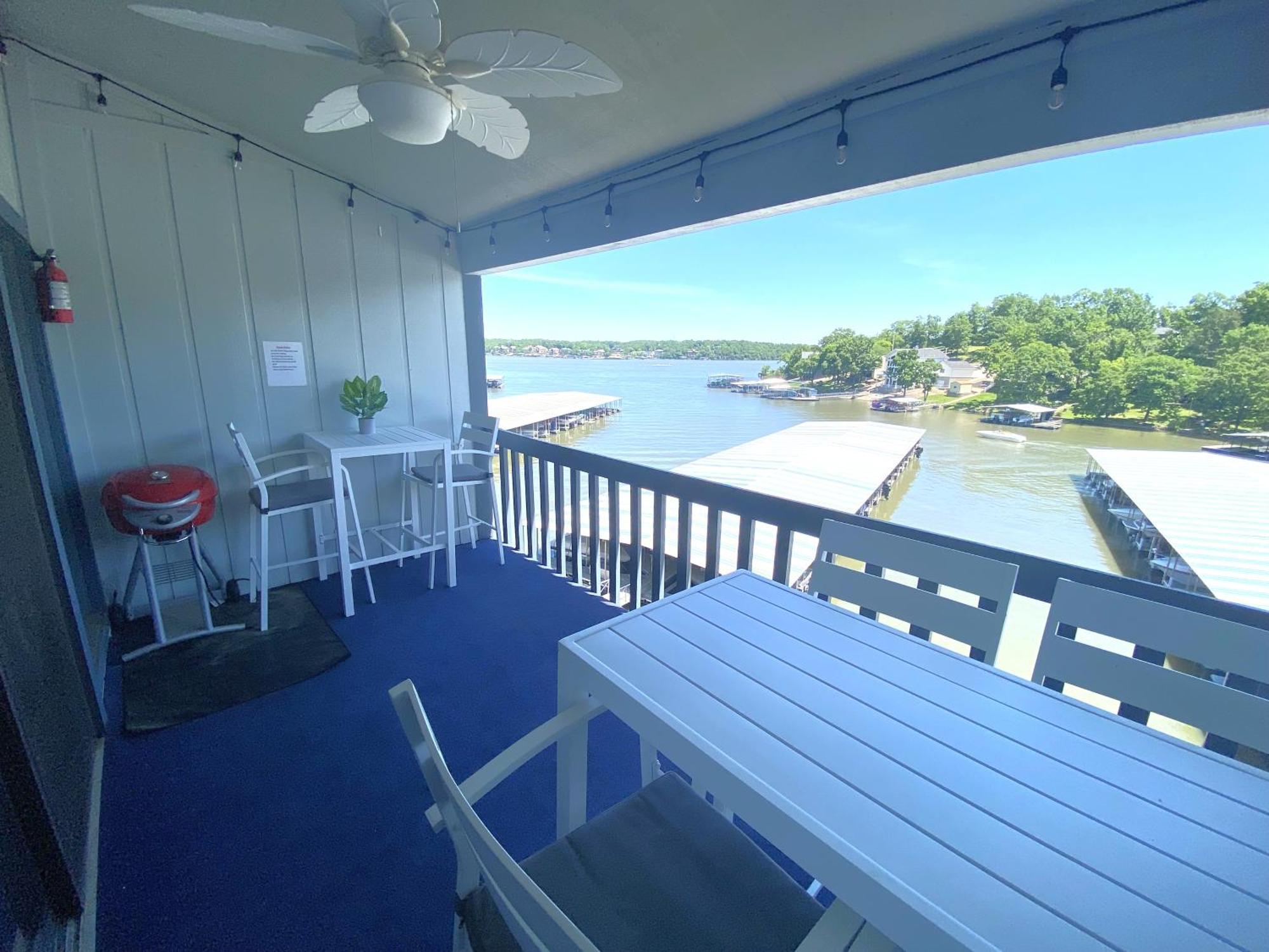 B Lakefront! Remodeled, Boat Slip, Patio Views, Pool, Boat Ramp, Wifi Osage Beach Extérieur photo