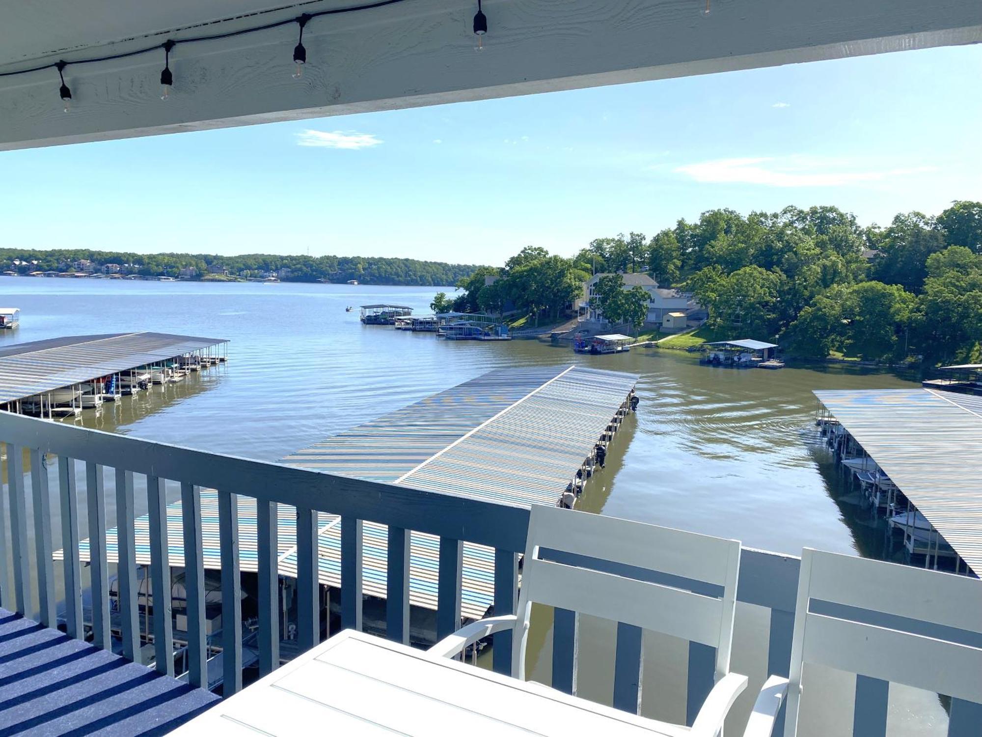 B Lakefront! Remodeled, Boat Slip, Patio Views, Pool, Boat Ramp, Wifi Osage Beach Extérieur photo