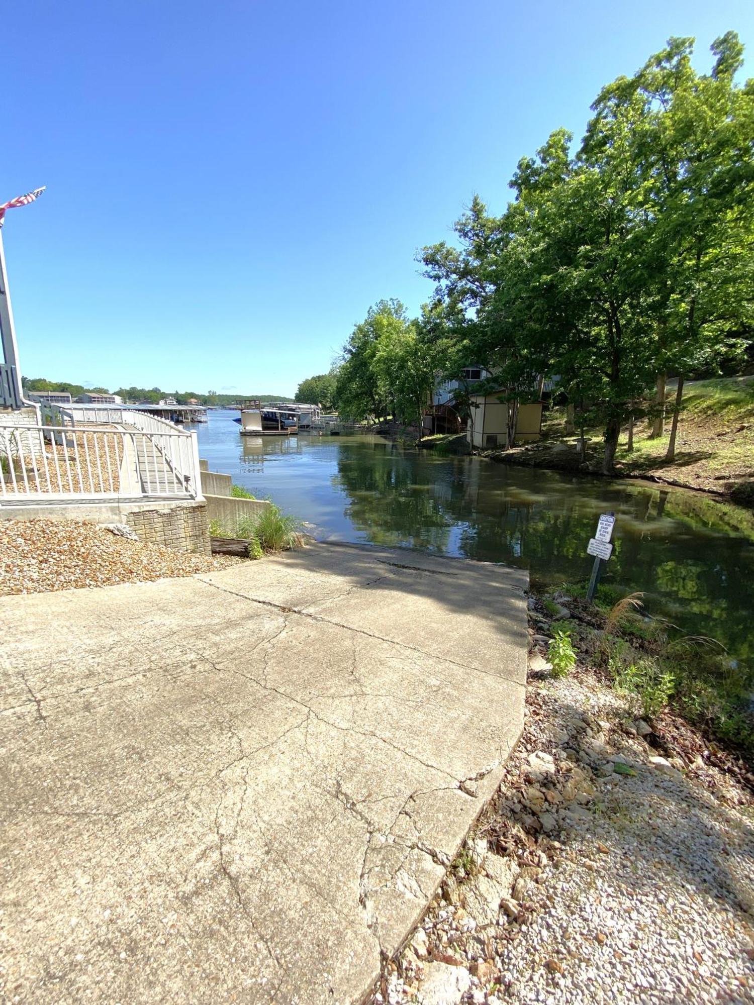 B Lakefront! Remodeled, Boat Slip, Patio Views, Pool, Boat Ramp, Wifi Osage Beach Extérieur photo